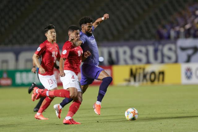 萨卡女友参加伦敦时尚大奖 蕾哈娜和玛雅等也参加